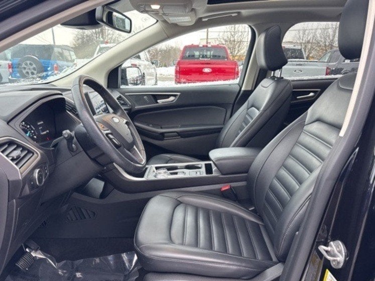 2024 Ford Edge SEL w/ Panoramic Moonroof + Heated Steering Wheel
