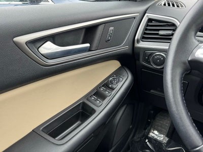 2023 Ford Edge SEL w/ Twin Panel Moonroof + Trailer Tow Package