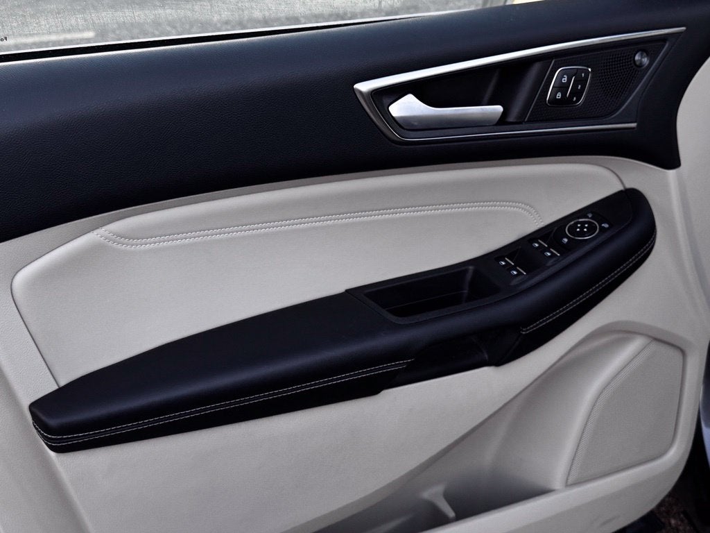 2024 Ford Edge Titanium w/Panoramic Roof