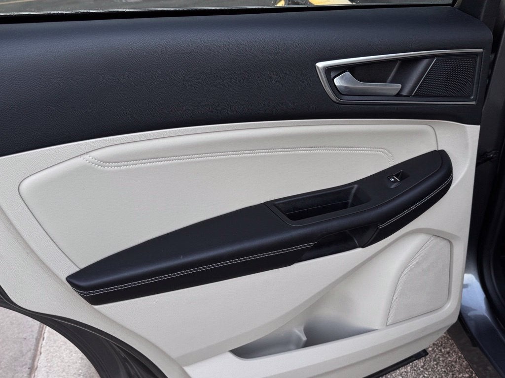 2024 Ford Edge Titanium w/Panoramic Roof