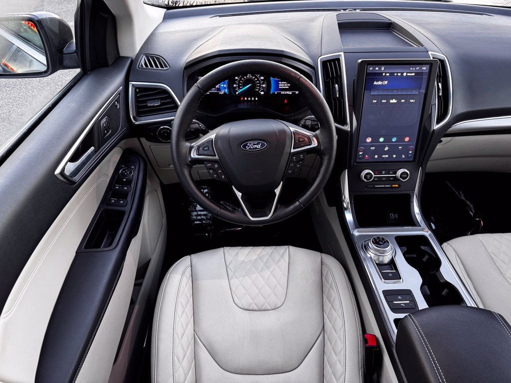 2024 Ford Edge Titanium w/Panoramic Roof