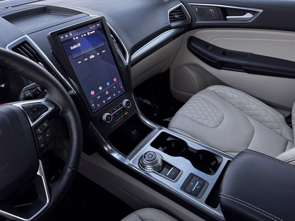 2024 Ford Edge Titanium w/Panoramic Roof