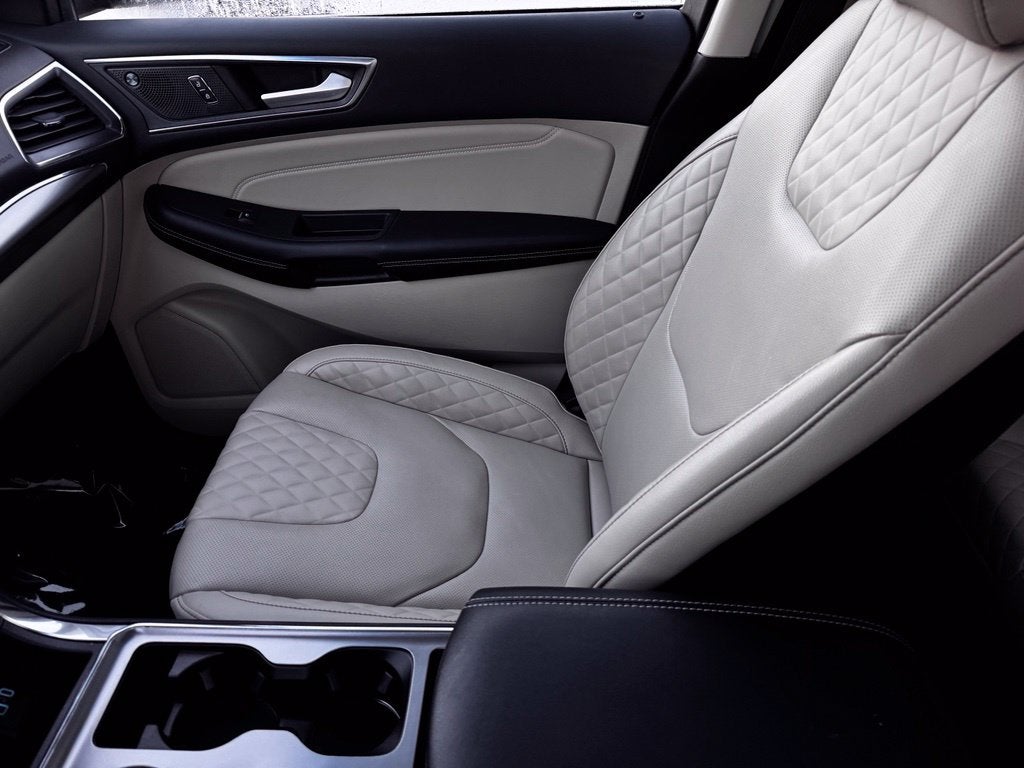 2024 Ford Edge Titanium w/Panoramic Roof