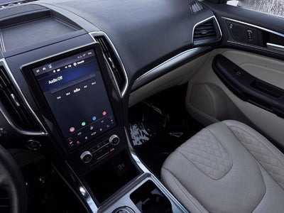 2024 Ford Edge Titanium w/Panoramic Roof