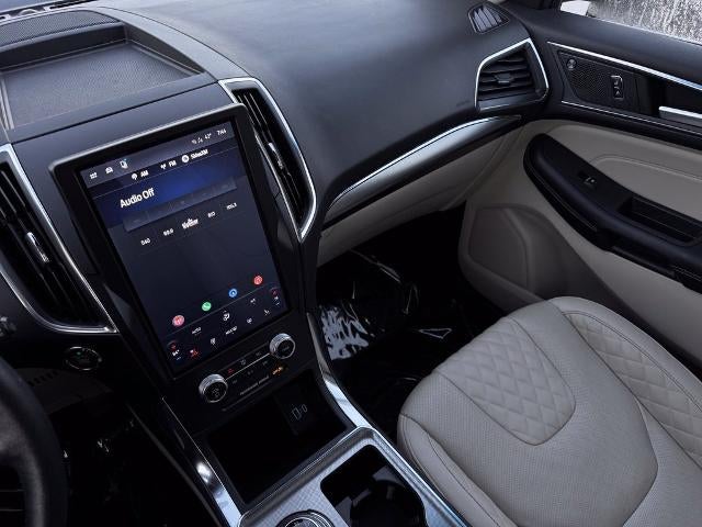 2024 Ford Edge Titanium w/Panoramic Roof
