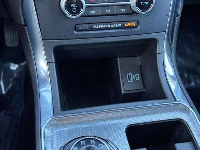 2022 Ford Edge Titanium w/ Panoramic Moonroof + Trailer Tow Package