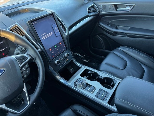 2022 Ford Edge Titanium w/ Panoramic Moonroof + Trailer Tow Package