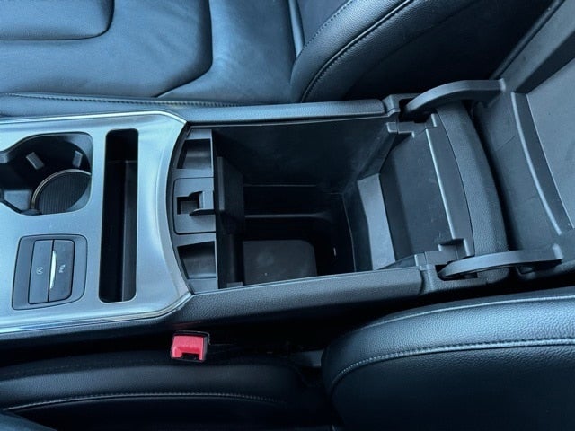 2022 Ford Edge Titanium w/ Panoramic Moonroof + Trailer Tow Package