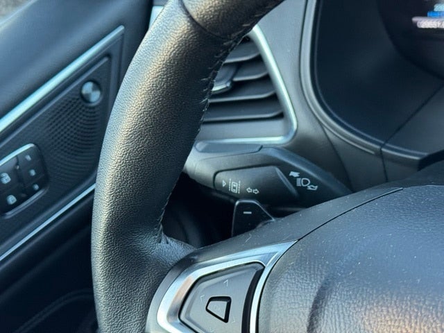 2022 Ford Edge Titanium w/ Panoramic Moonroof + Trailer Tow Package