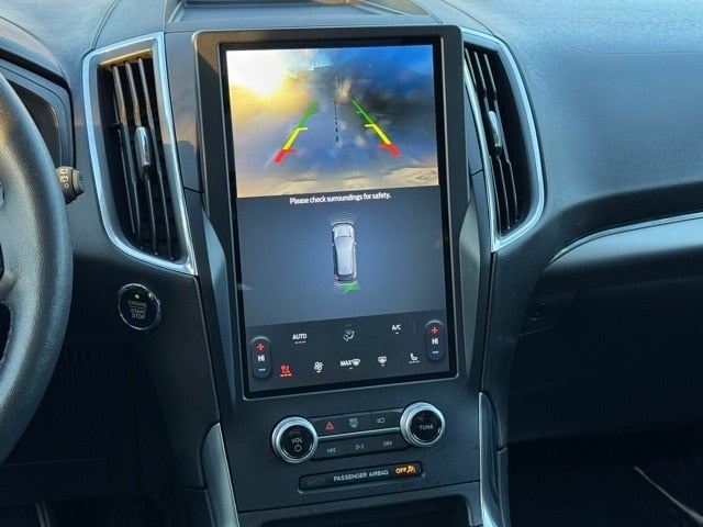 2022 Ford Edge Titanium w/ Panoramic Moonroof + Trailer Tow Package