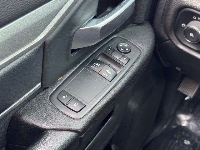 2019 RAM 2500 Tradesman w/ Rear Camera + Keyless GO