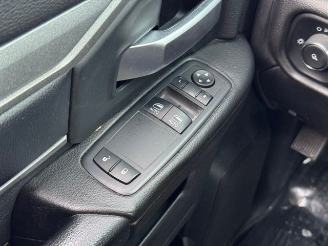 2019 RAM 2500 Tradesman w/ Rear Camera + Keyless GO