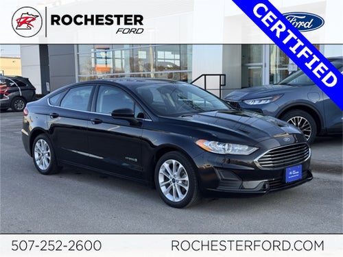 2019 Ford Fusion Hybrid SE w/ Navigation + Adaptive Cruise