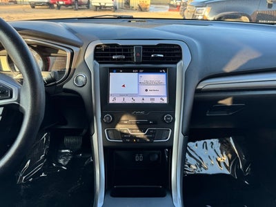 2019 Ford Fusion Hybrid SE w/ Navigation + Adaptive Cruise