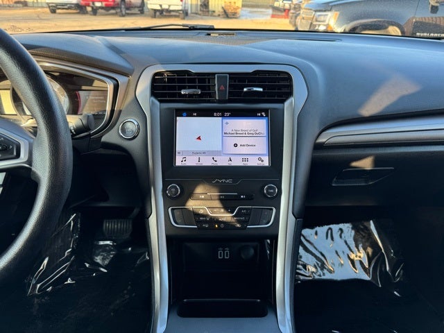 2019 Ford Fusion Hybrid SE w/ Navigation + Adaptive Cruise