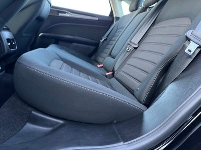 2019 Ford Fusion Hybrid SE w/ Navigation + Adaptive Cruise