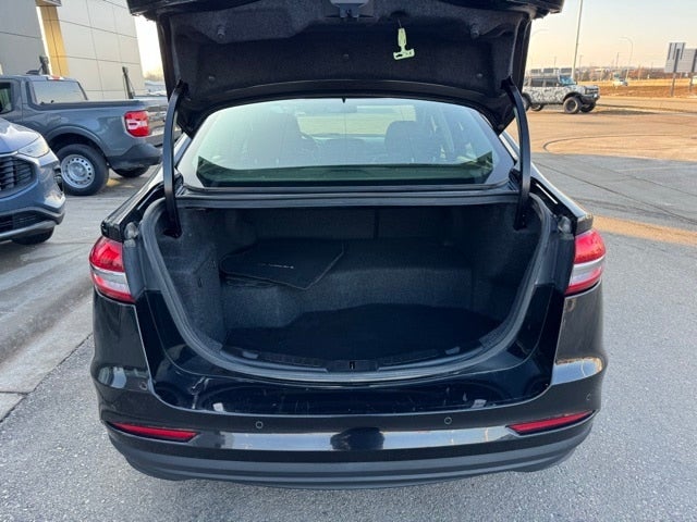 2019 Ford Fusion Hybrid SE w/ Navigation + Adaptive Cruise