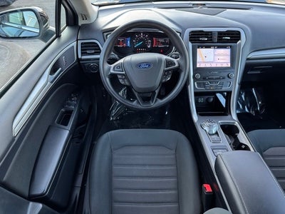 2019 Ford Fusion Hybrid SE w/ Navigation + Adaptive Cruise