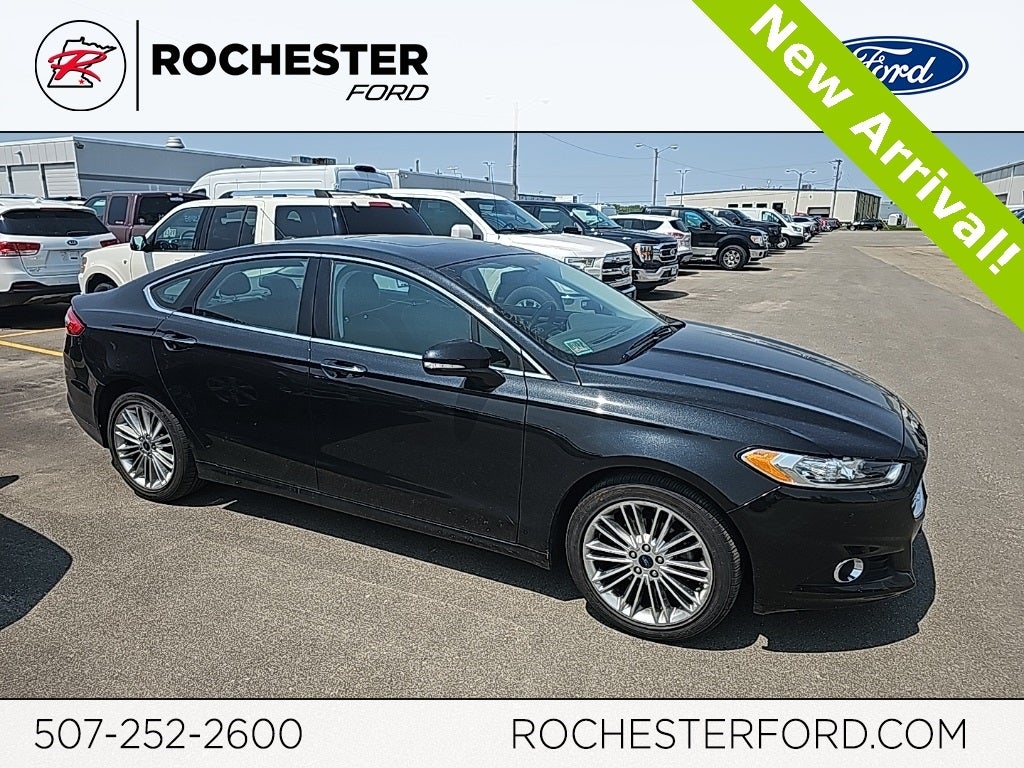 2015 Ford Fusion SE w/ Power Moonroof + Heated Steering Wheel