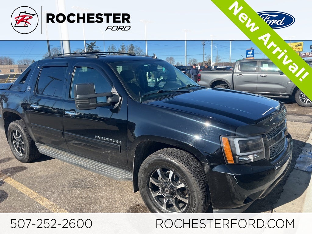 2013 Chevrolet Avalanche 1500 LT w/ Power Moonroof