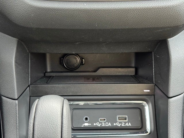 2024 Subaru Ascent Limited w/ Panoramic Moonroof + Surround View Monitor