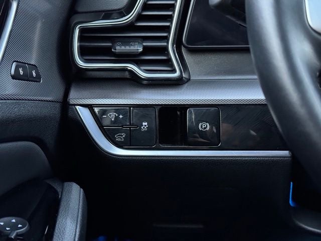 2024 Kia Sportage SX-Prestige w/ Power Moonroof + Heated Steering Wheel