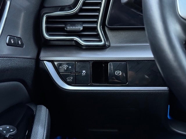 2024 Kia Sportage SX-Prestige w/ Power Moonroof + Heated Steering Wheel