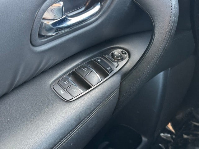 2021 Nissan Armada SV w/ Intelligent Cruise Control + Power Liftgate