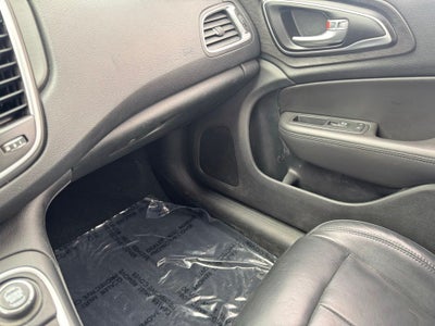 2017 Chrysler 200 Limited