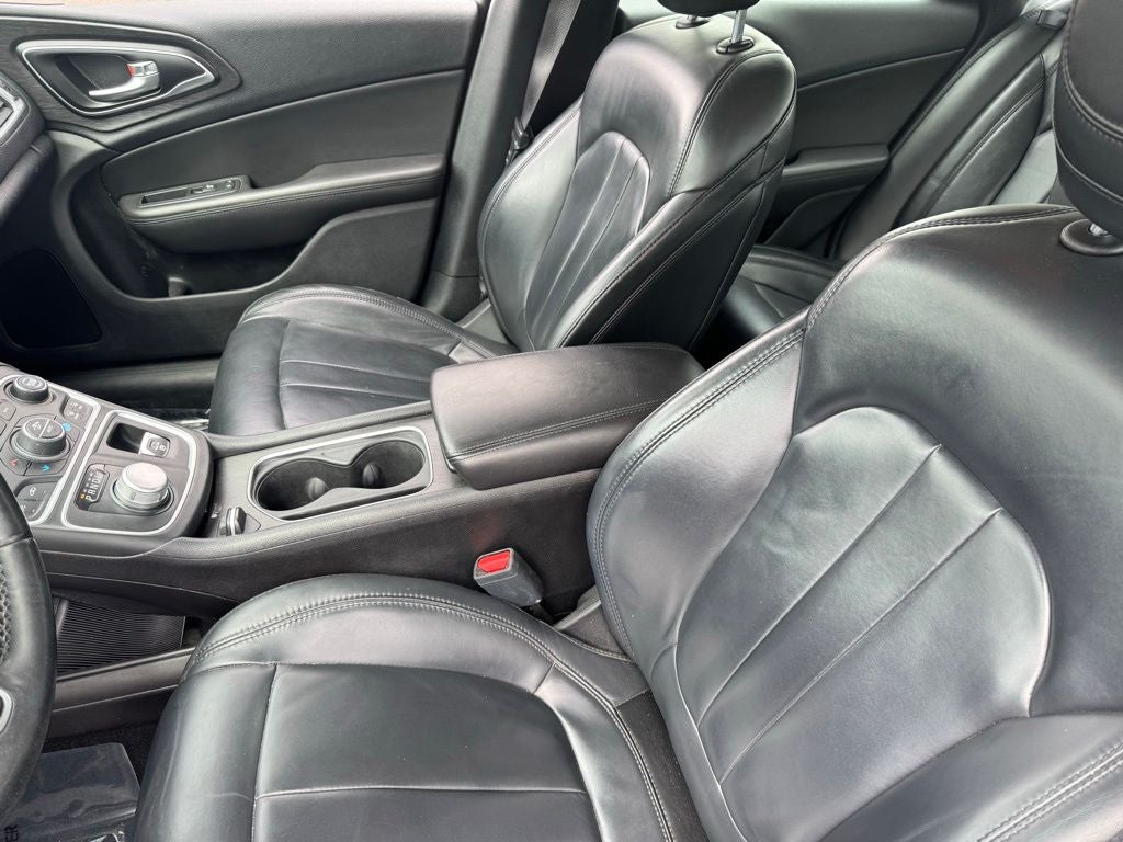 2017 Chrysler 200 Limited