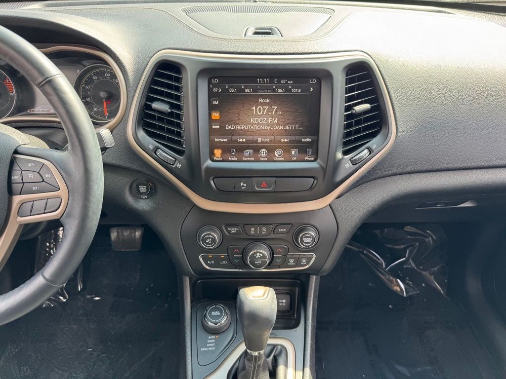Used 2018 Jeep Cherokee Limited with VIN 1C4PJMDX8JD525876 for sale in Rochester, Minnesota