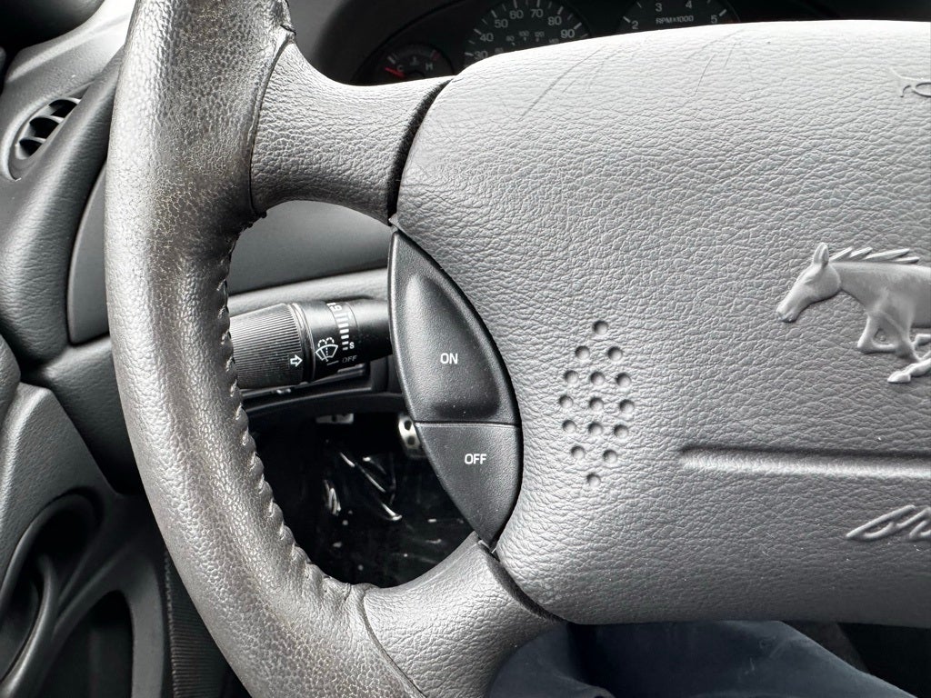 2003 Ford Mustang V6