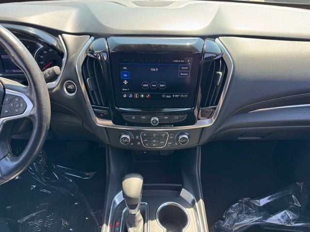 Used 2021 Chevrolet Traverse 1LT with VIN 1GNEVGKW6MJ145052 for sale in Rochester, Minnesota