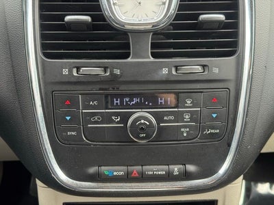 2015 Chrysler Town & Country Touring