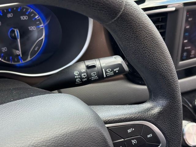2020 Chrysler Voyager LXI
