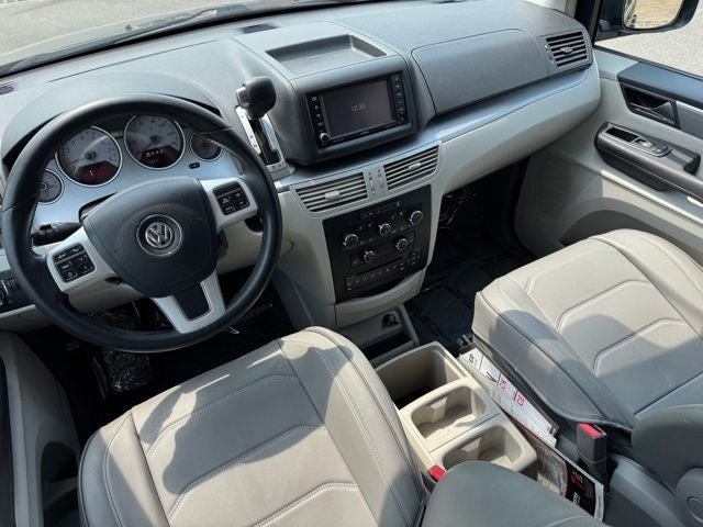 2013 Volkswagen Routan SE