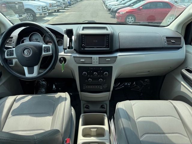 2013 Volkswagen Routan SE