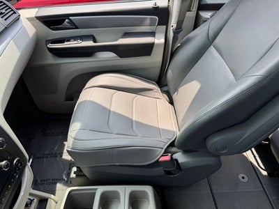 2013 Volkswagen Routan SE