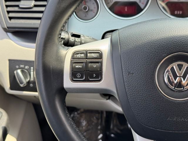 2013 Volkswagen Routan SE