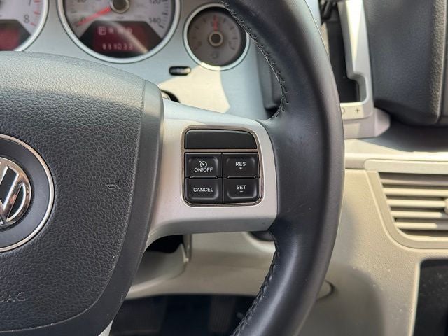 2013 Volkswagen Routan SE