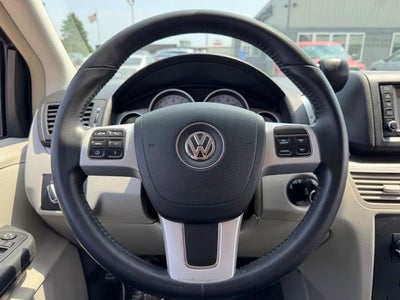 2013 Volkswagen Routan SE