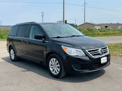 2013 Volkswagen Routan SE