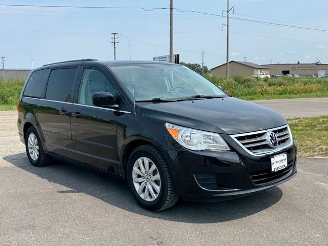 2013 Volkswagen Routan SE