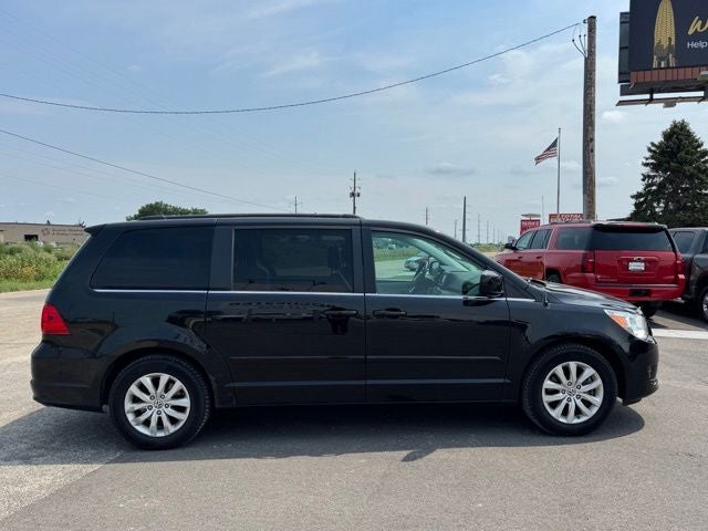 2013 Volkswagen Routan SE