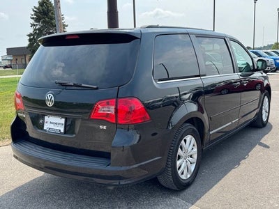2013 Volkswagen Routan SE