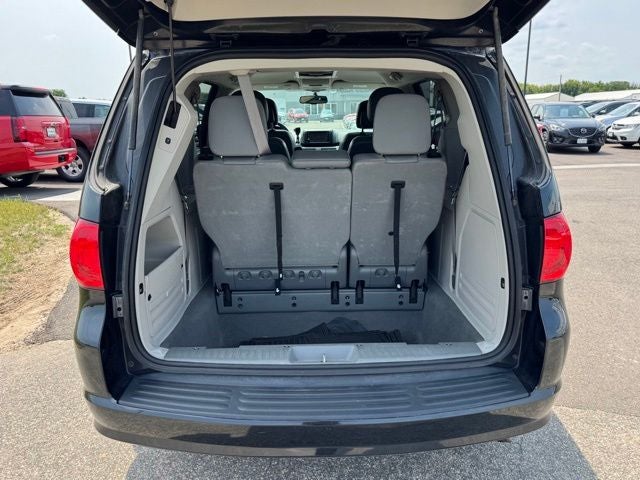 2013 Volkswagen Routan SE