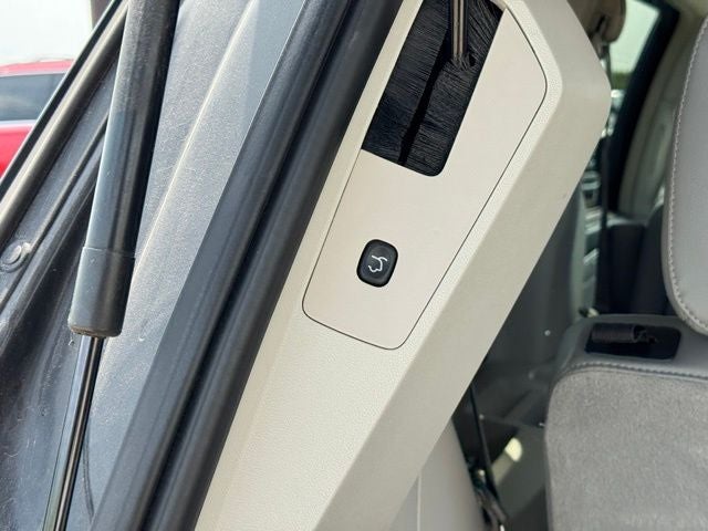 2013 Volkswagen Routan SE