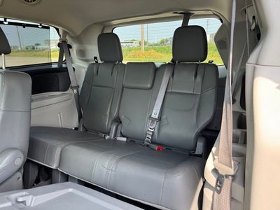 2013 Volkswagen Routan SE