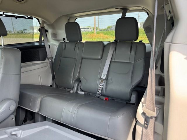 2013 Volkswagen Routan SE