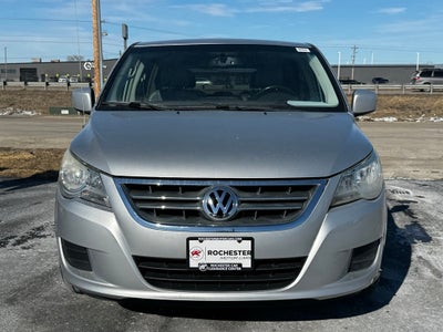 2010 Volkswagen Routan SE